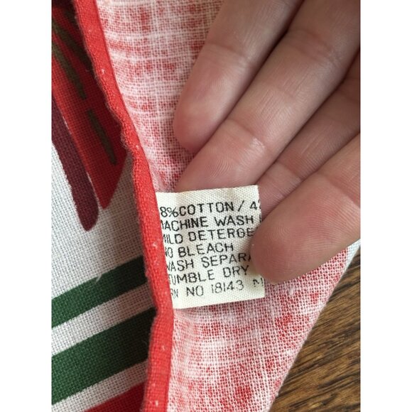 Vintage Christmas Tablecloth Christmas Poinsettia Approximate Size 82x59 Large - Picture 7 of 15